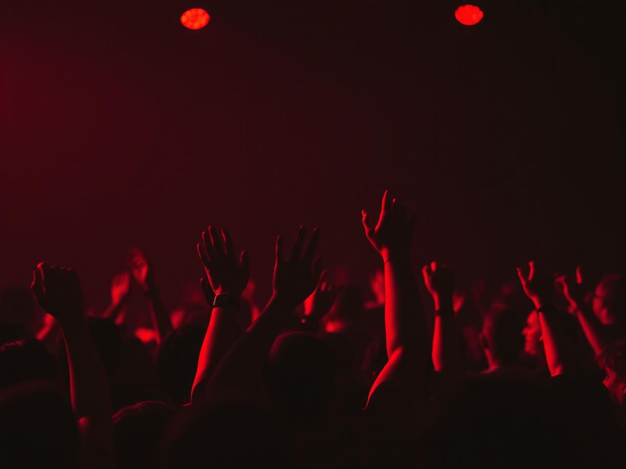 From empty room to sold out: the pre-event playbook organizers keep stealing.